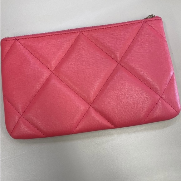Chanel 19 Pouch in Pink - Picture 4 of 10